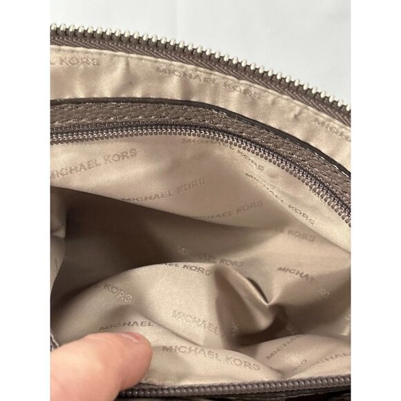 Michael Kors Mercer Large Snap Pocket Crossbody taupe - Picture 5 of 16